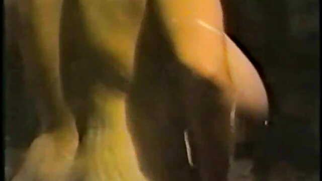 एक इंग्लिश पिक्चर सेक्सी मूवी क्रूर पर दो छेद में काले सेक्स